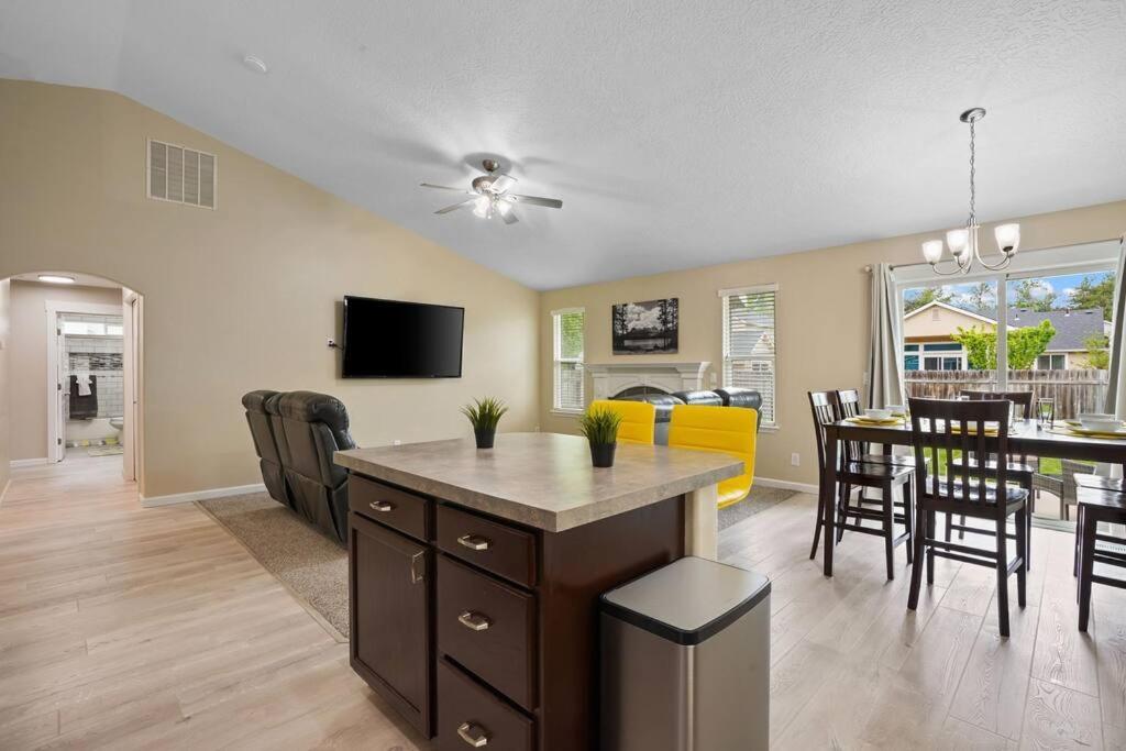 Remodeled, Charming Retreat On The City'S Doorstep Boise Exterior foto